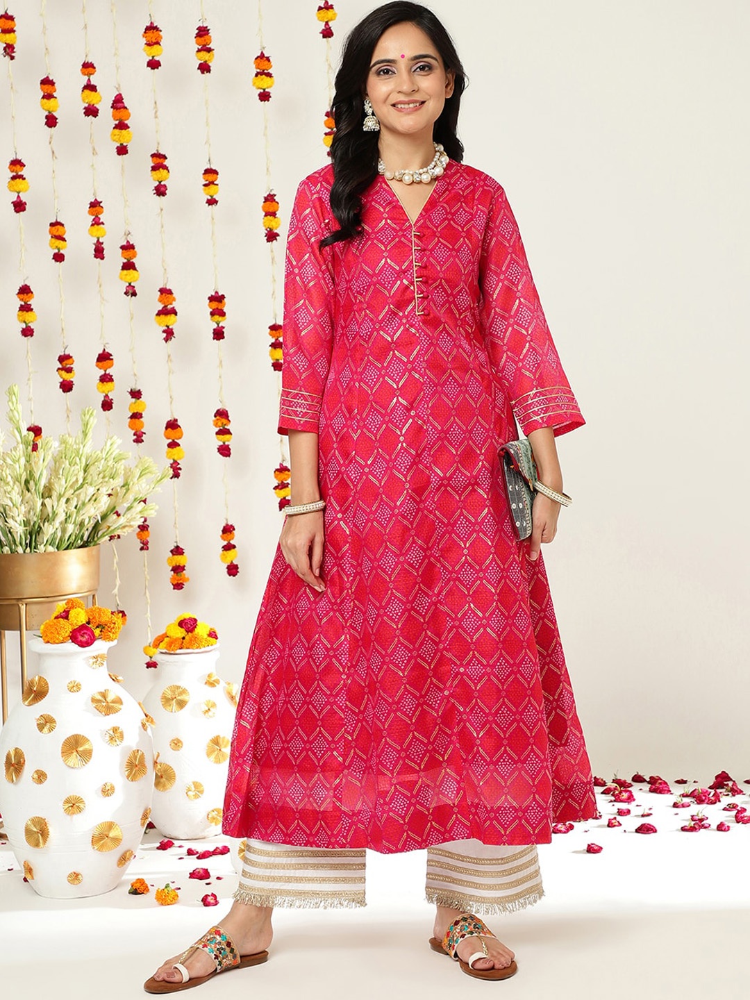 

Varanga Women Pink Bandhni Printed Pottli Button Detail Panelled Kurta