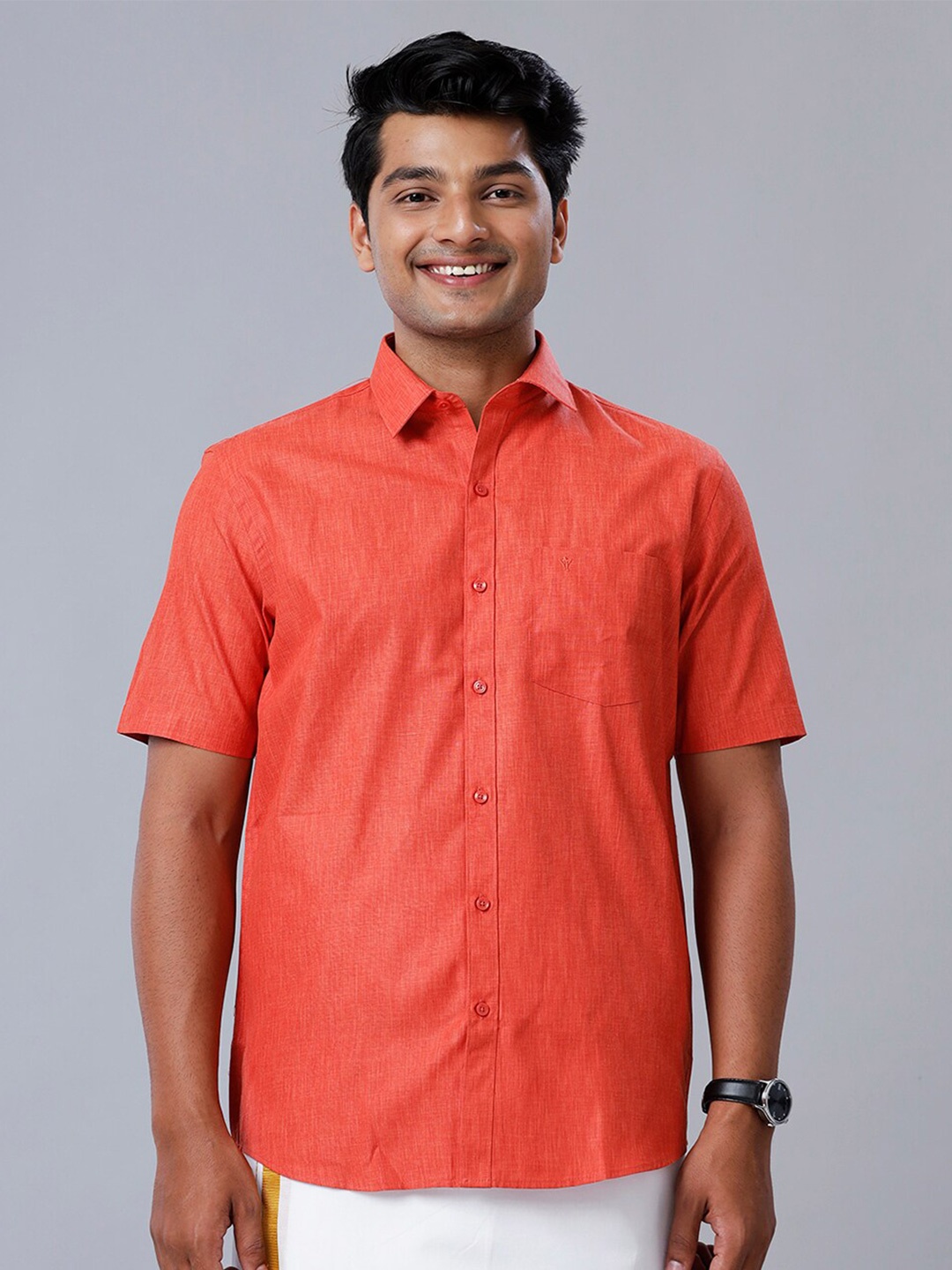 

Ramraj Regular Fit Spread Collar Casual Shirt, Red