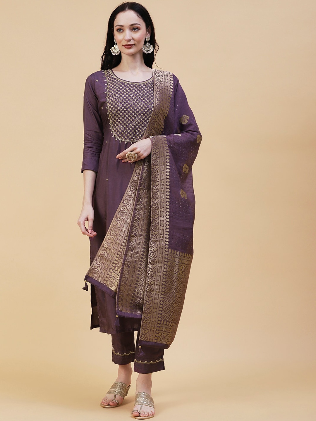 

FASHOR Ethnic Motifs Embroidered Beads and Stones Kurta With Trousers & Dupatta, Mauve