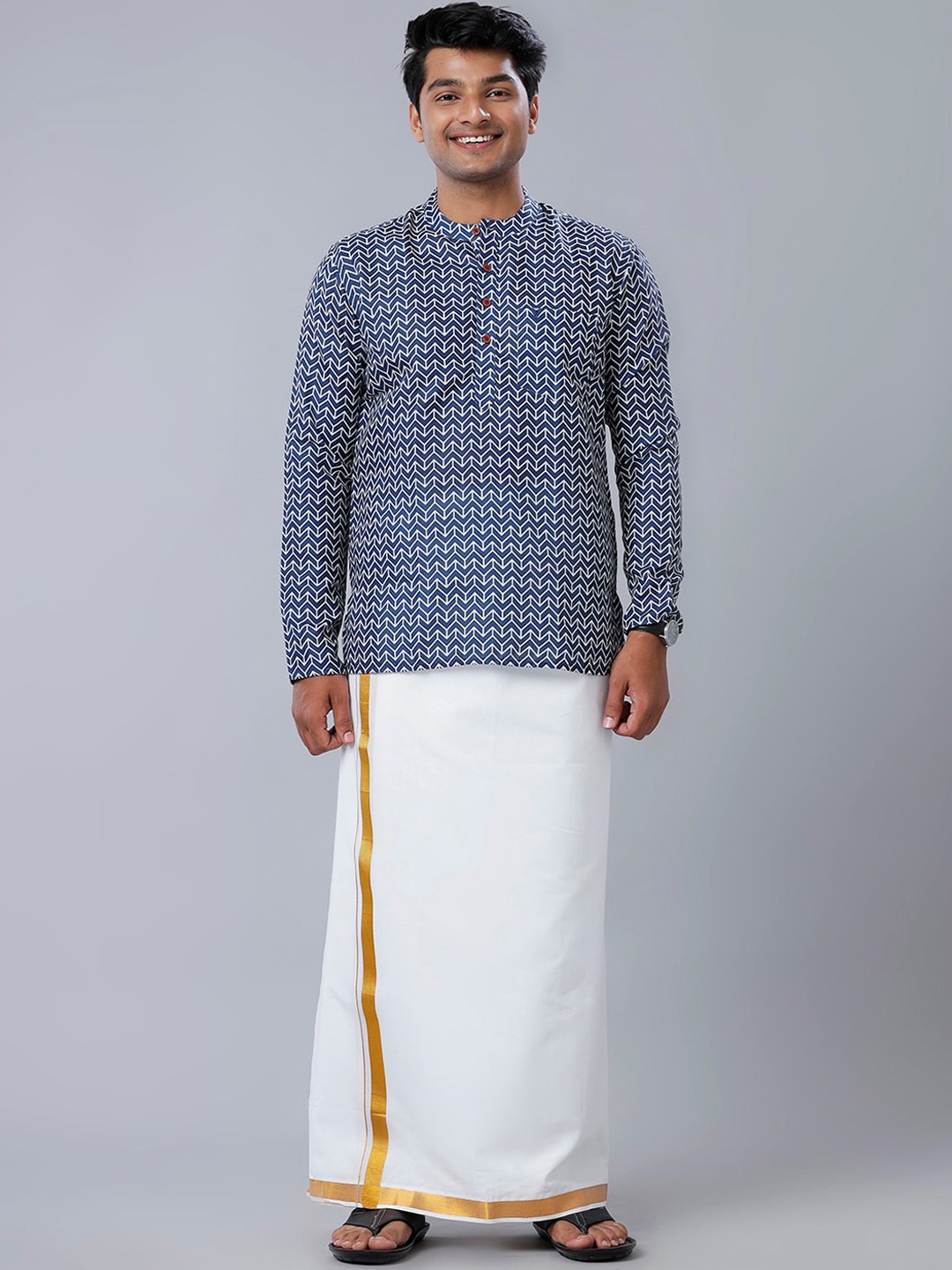 

Ramraj Cotton Blue Colour Geometric Printed Full Sleeve Kurta