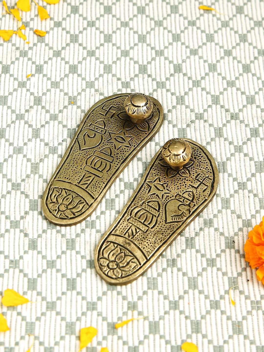 

Imli Street Beige Textured Charan Paduka Brass Idol Showpiece, Gold