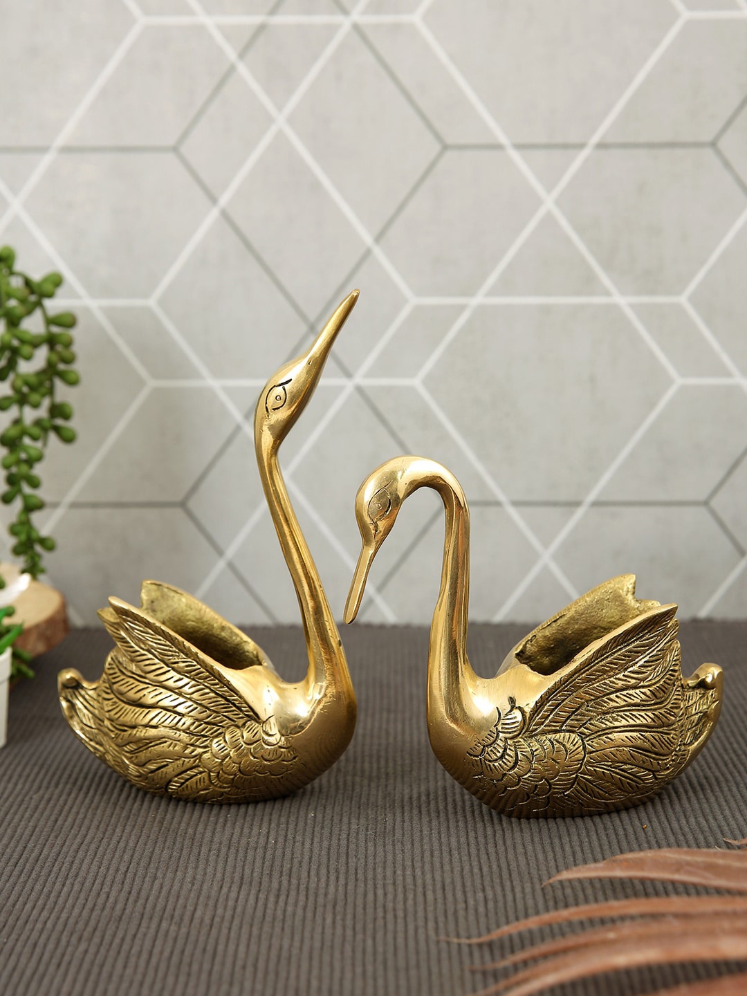 

Imli Street Gold Toned 2 Pieces Textured Duck Pen Holder Brass Figurine Showpieces