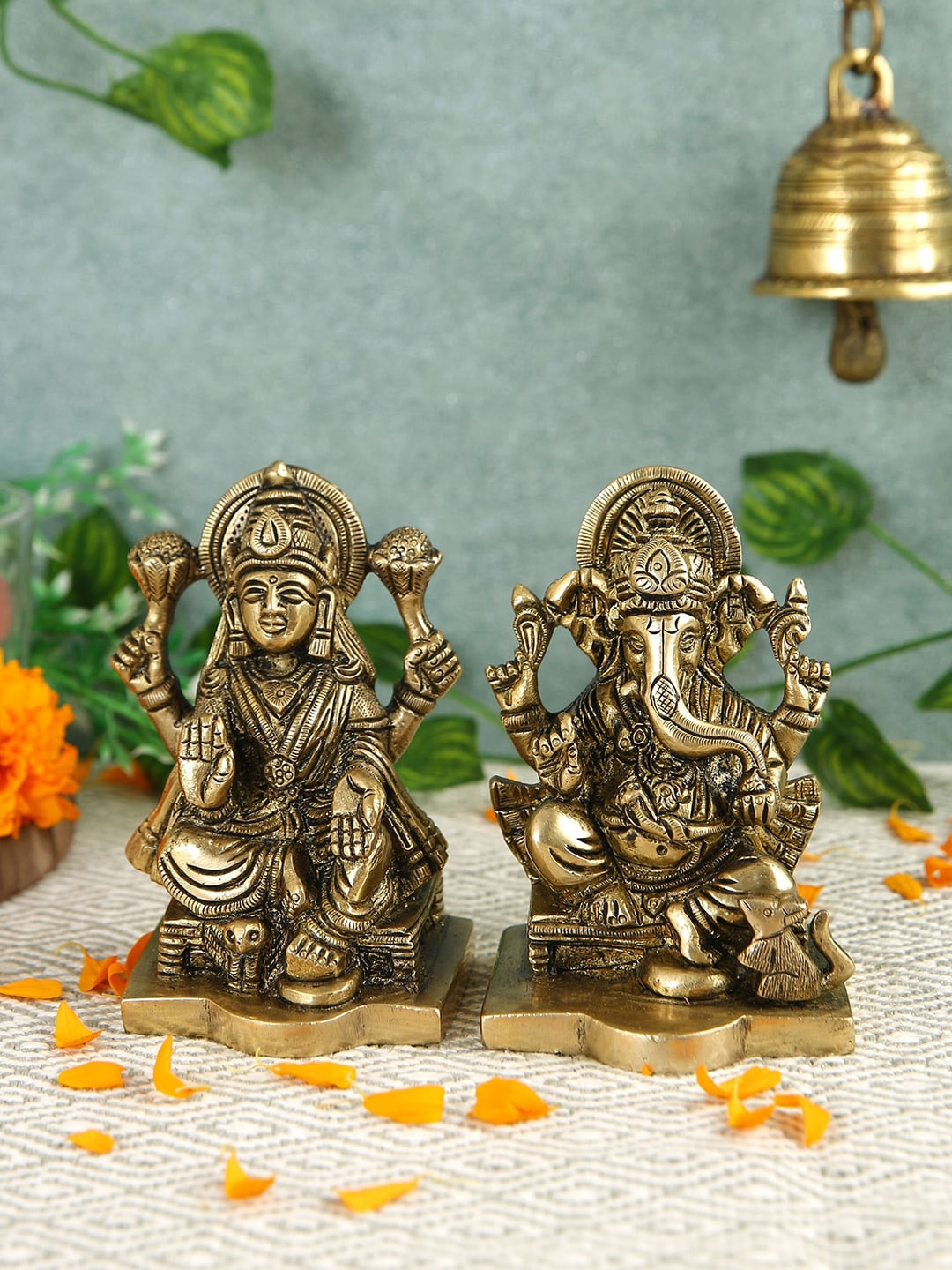

Imli Street Yellow 2 Pieces Textured Ganesh & Laxmi Idol Brass Showpiece