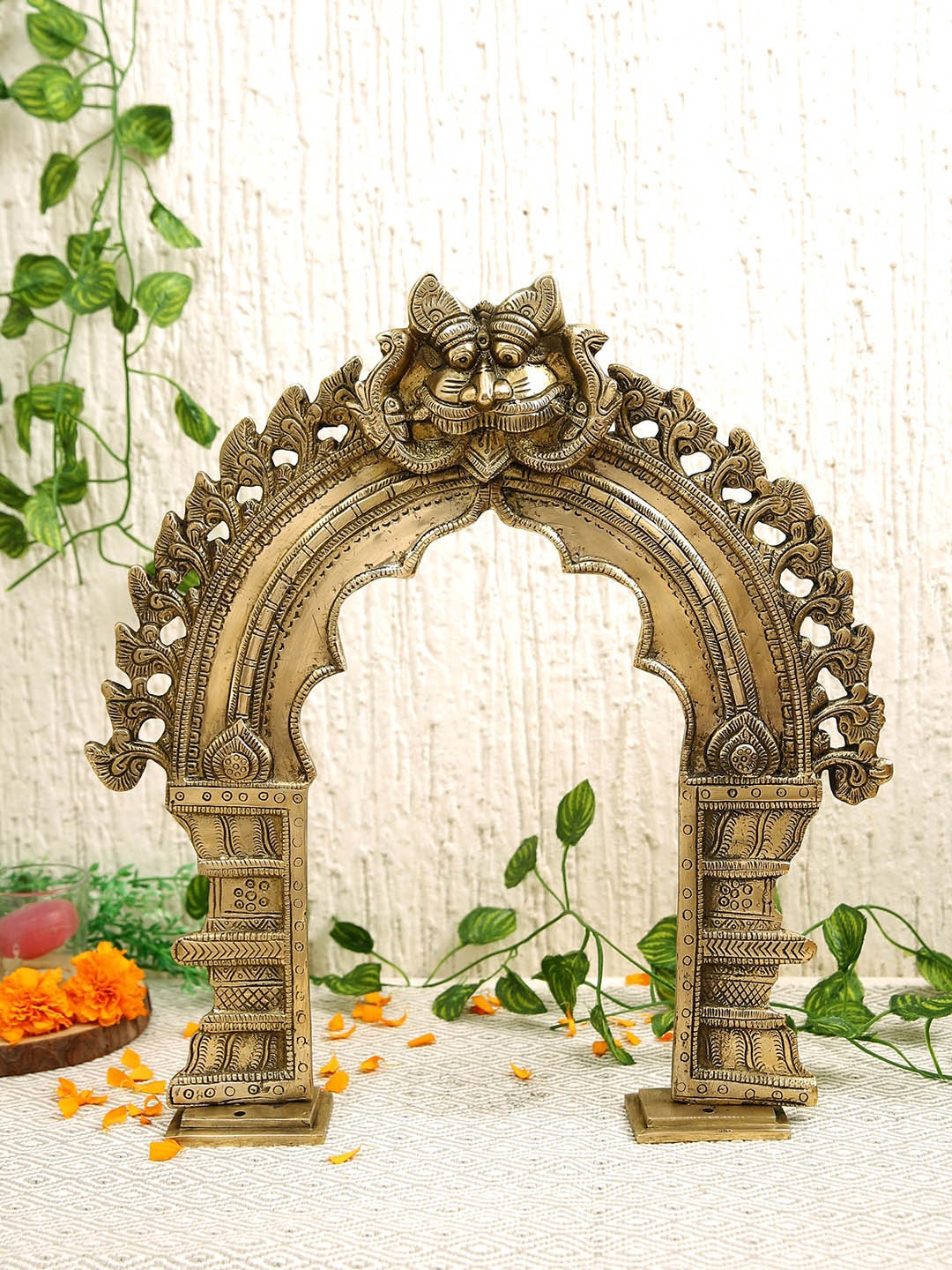 Imli Street Golden Brass Kirtimukha Yali Face Prabhavali Frame Showpiece, Gold