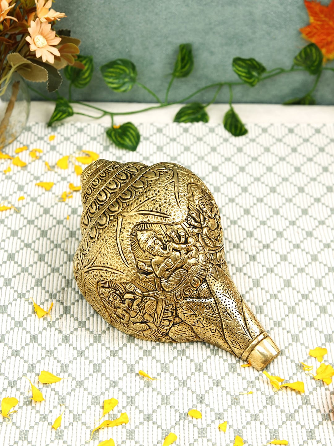 Imli Street Golden & Black Brass Ganesh Design Shank Showpiece, Gold