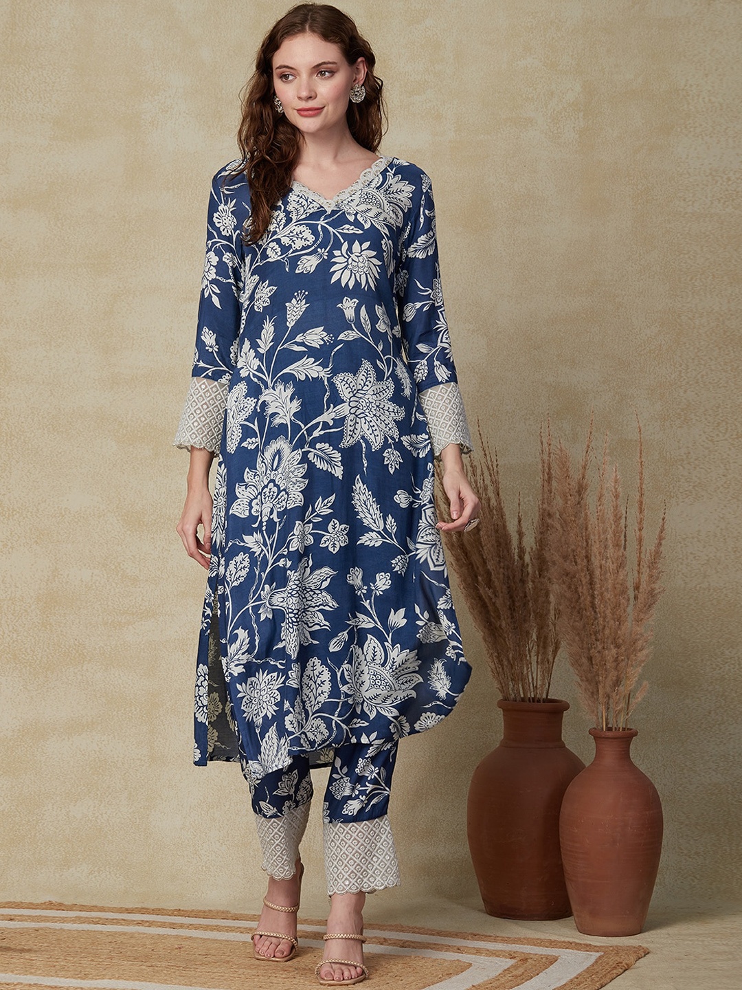 

FASHOR Blue Floral Printed V-Neck Straight Kurta With Trousers