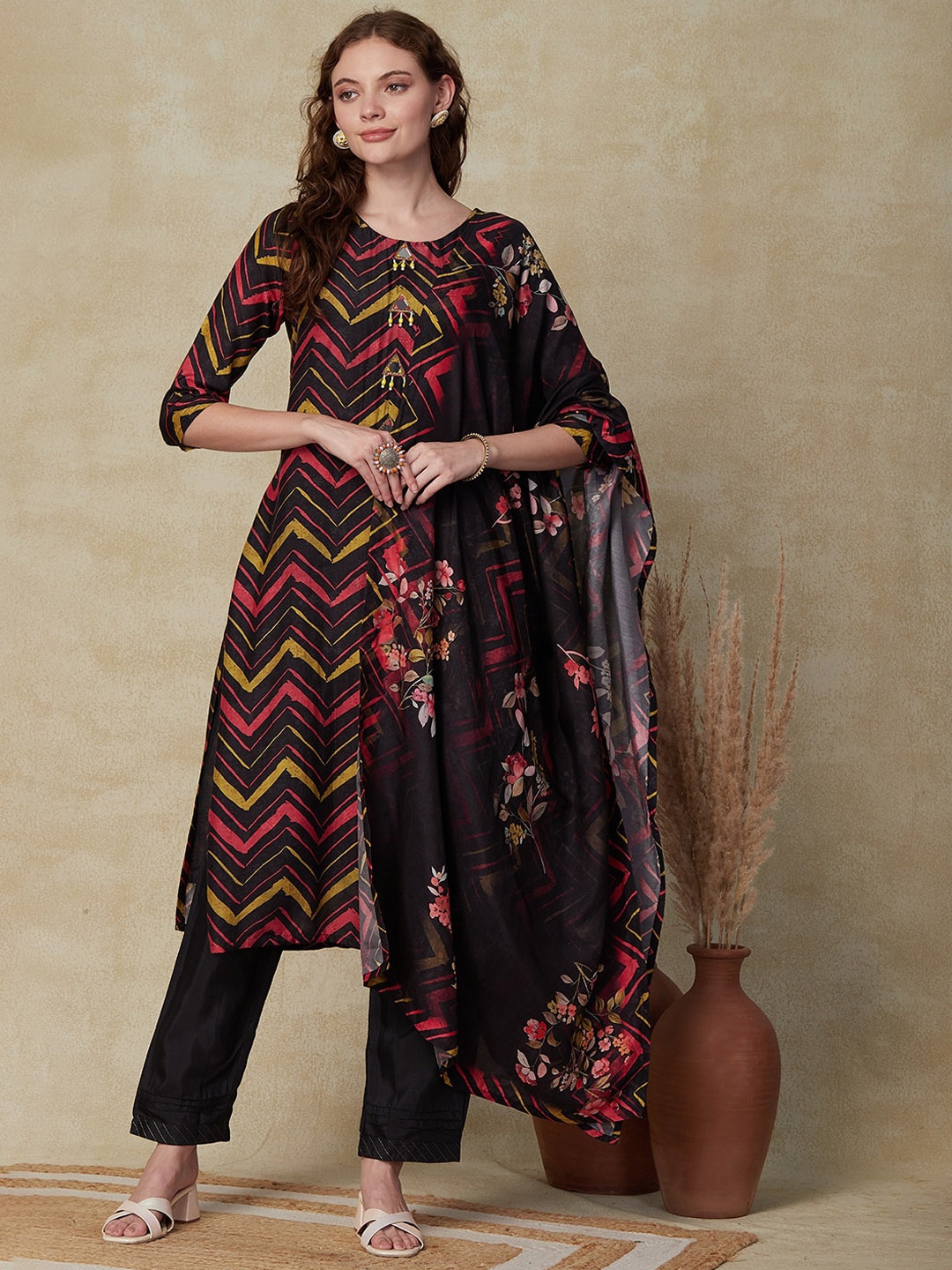 

FASHOR Chevron Printed Regular Mirror Work Kurta with Trousers & Dupatta, Black