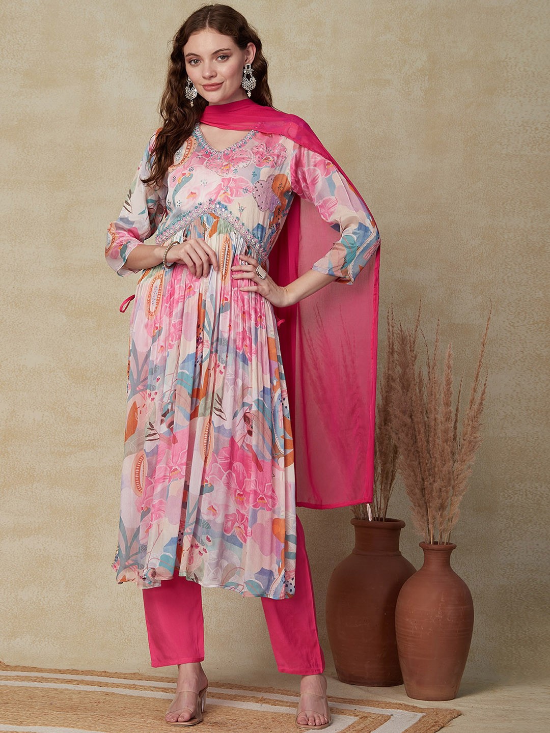 

FASHOR White Floral Printed Empire Beads and Stones Kurta With Trousers & Dupatta