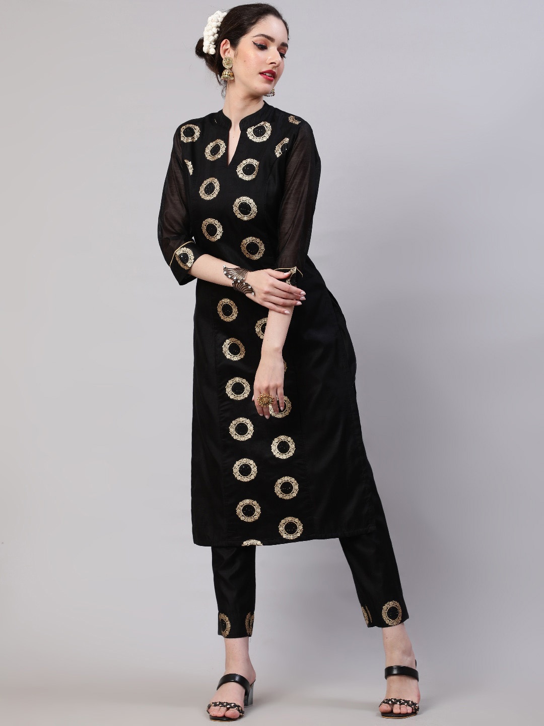 

AKS Couture Woven Design Sequinned Chanderi Silk Kurta with Trousers, Black