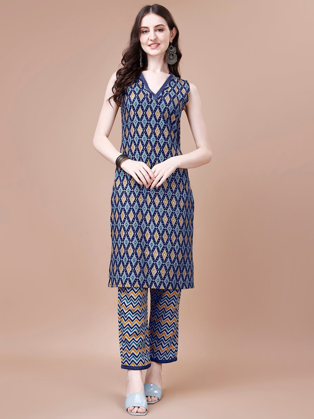 

Pratham Blue Ethnic Motifs Printed Lace Detail Straight Kurta With Trousers