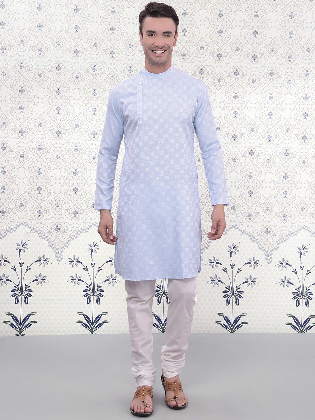 

Ode by House of Pataudi Woven Design Band Collar Regular Kurta with Churidar, Blue