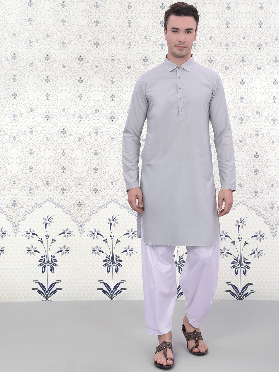 

Ode by House of Pataudi Shirt Collar Regular Kurta with Churidar, Silver