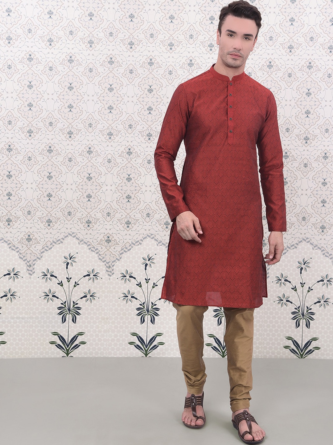 

Ode by House of Pataudi Woven Design Mandarin Collar Regular Kurta with Churidar, Red