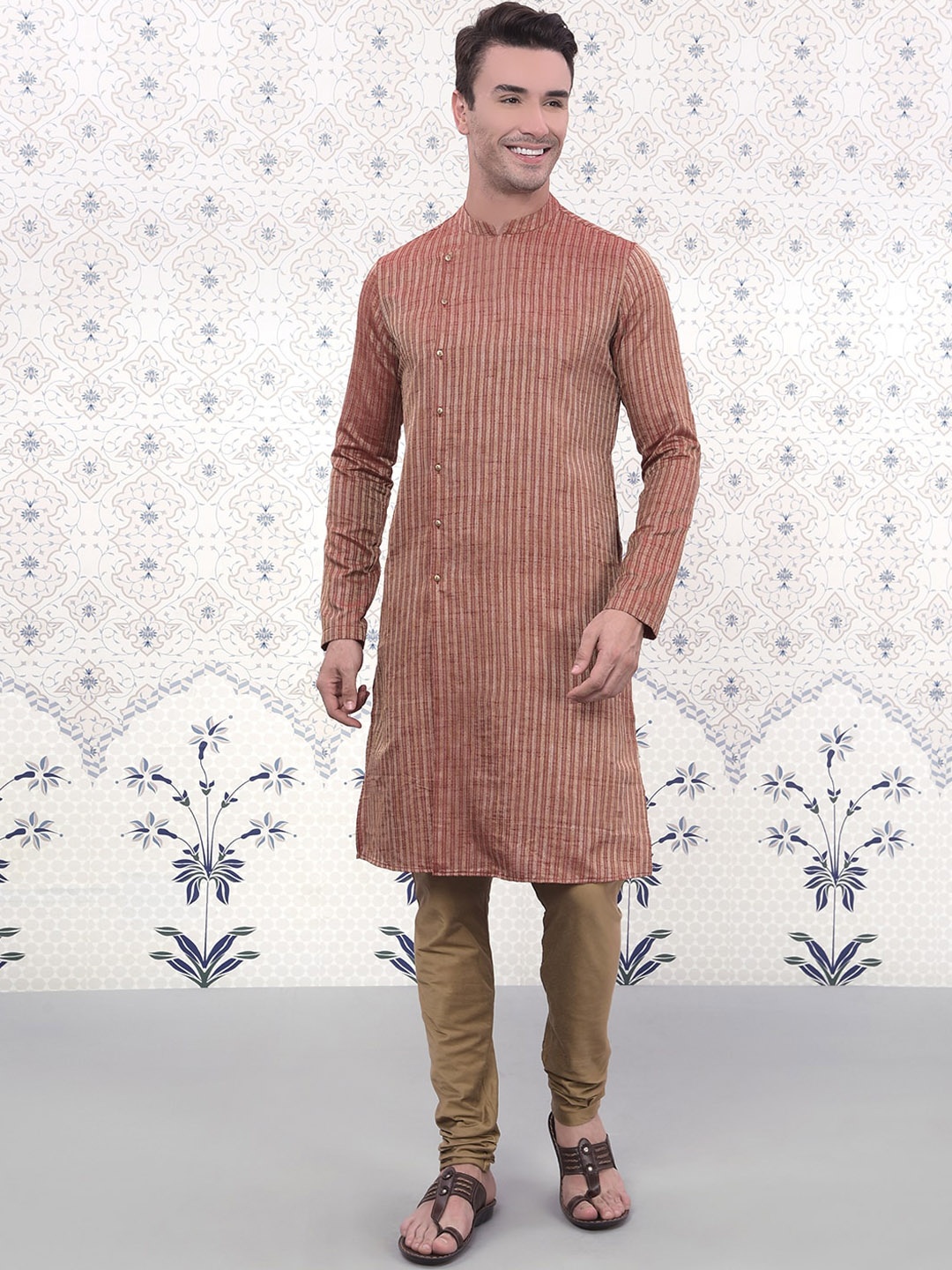 

Ode by House of Pataudi Mandarin Collar Kurta with Churidar, Maroon