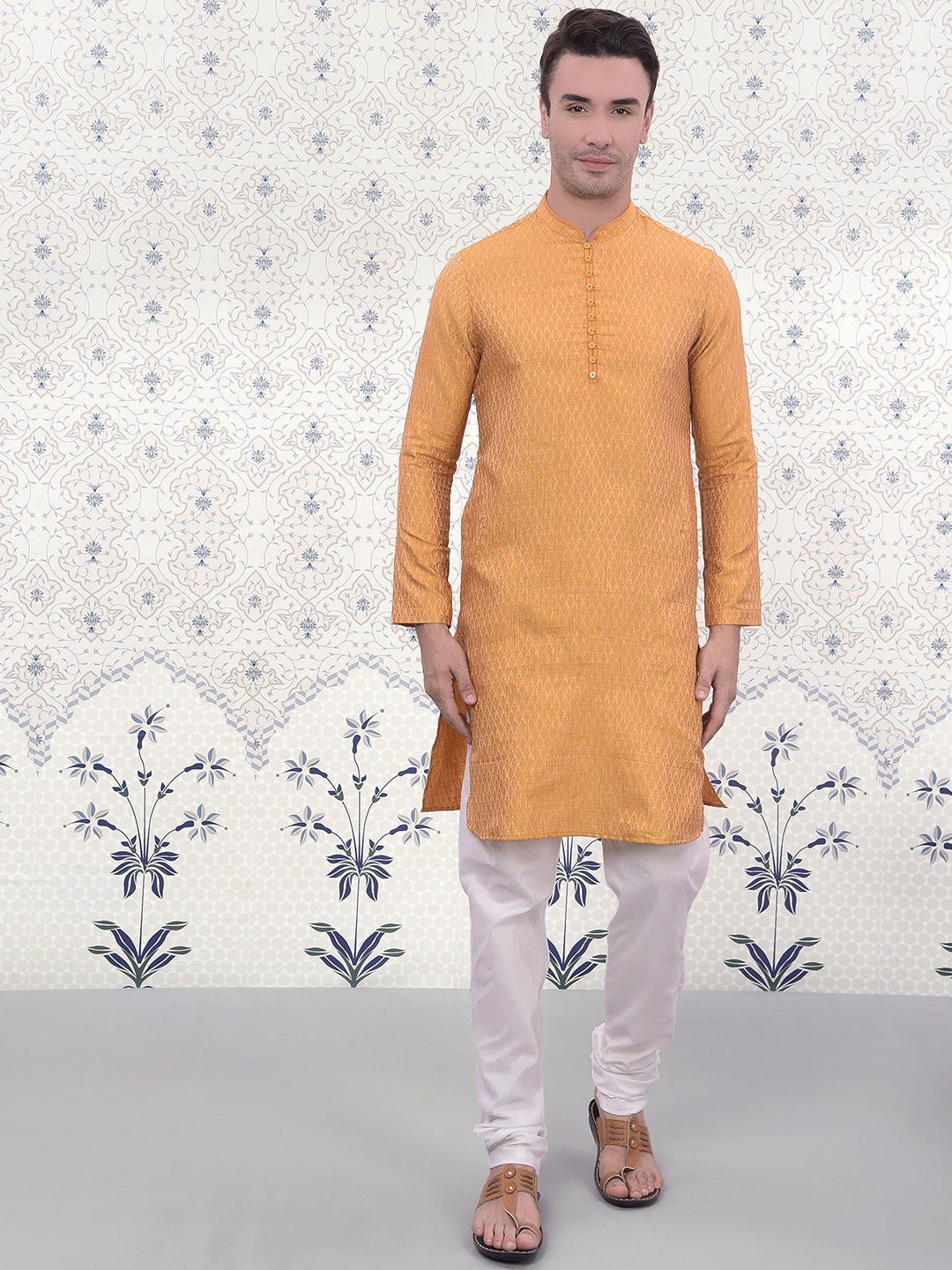 

Ode by House of Pataudi Woven Design Mandarin Collar Regular Kurta with Churidar, Yellow