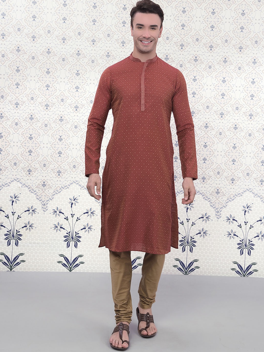

Ode by House of Pataudi Woven Design Mandarin Collar Kurta with Pyjamas, Maroon