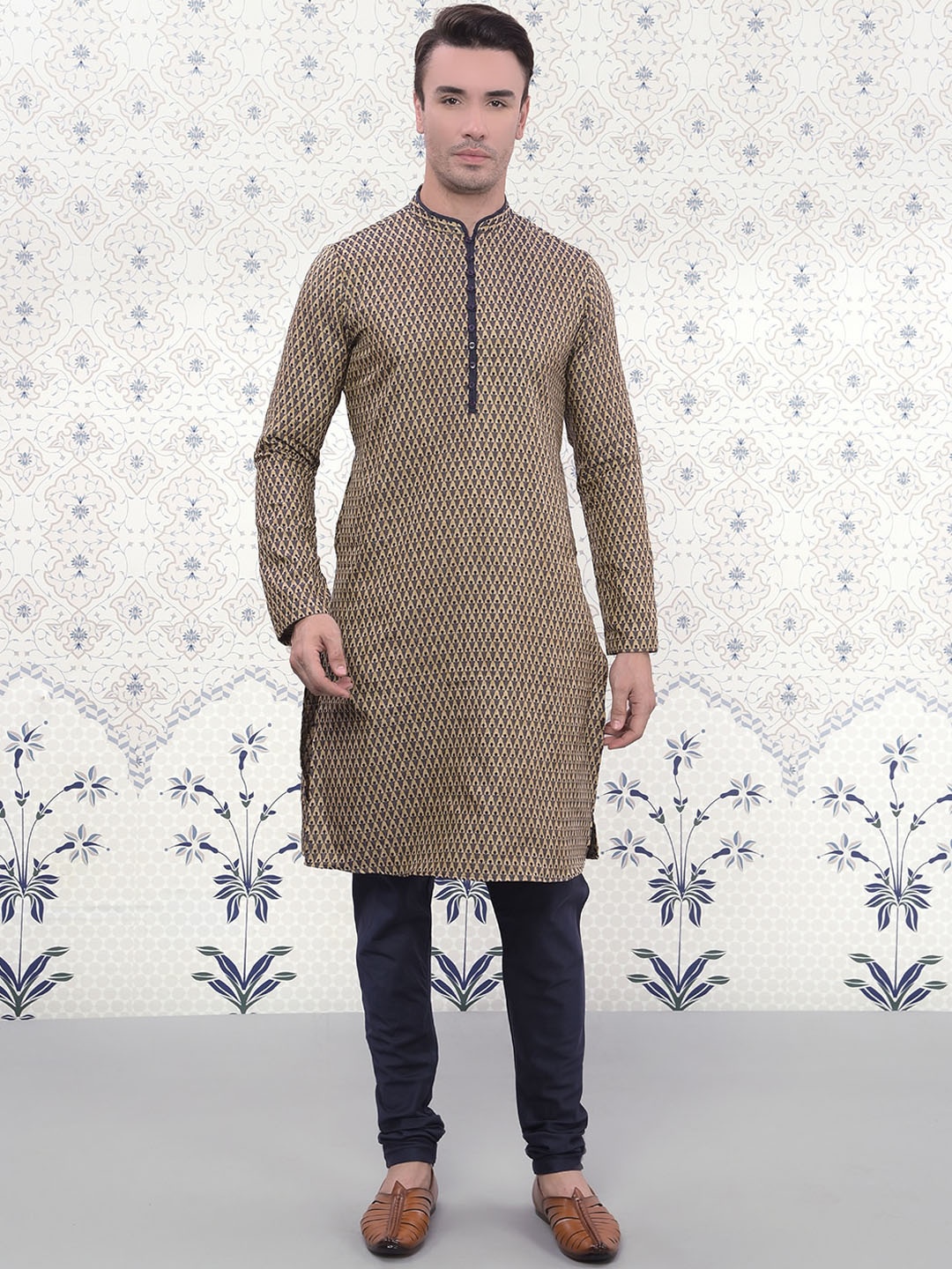 

Ode by House of Pataudi Geometric Woven Design Jacquard Kurta With Churidar, Navy blue