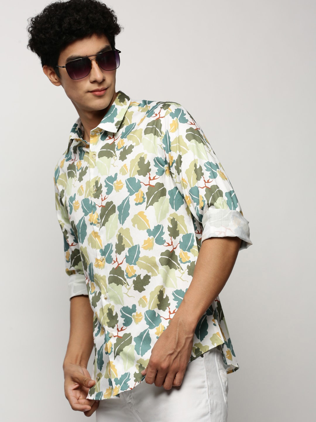 

SHOWOFF Tropical Printed Smart Slim Fit Cotton Casual Shirt, Green