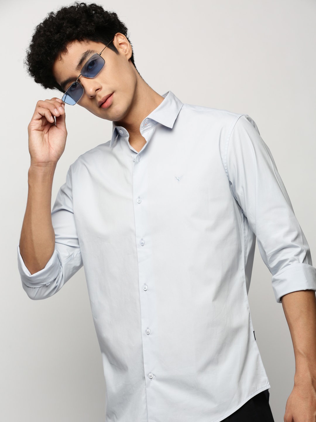 

SHOWOFF Premium Slim Fit Spread Collar Cotton Casual Shirt, Blue