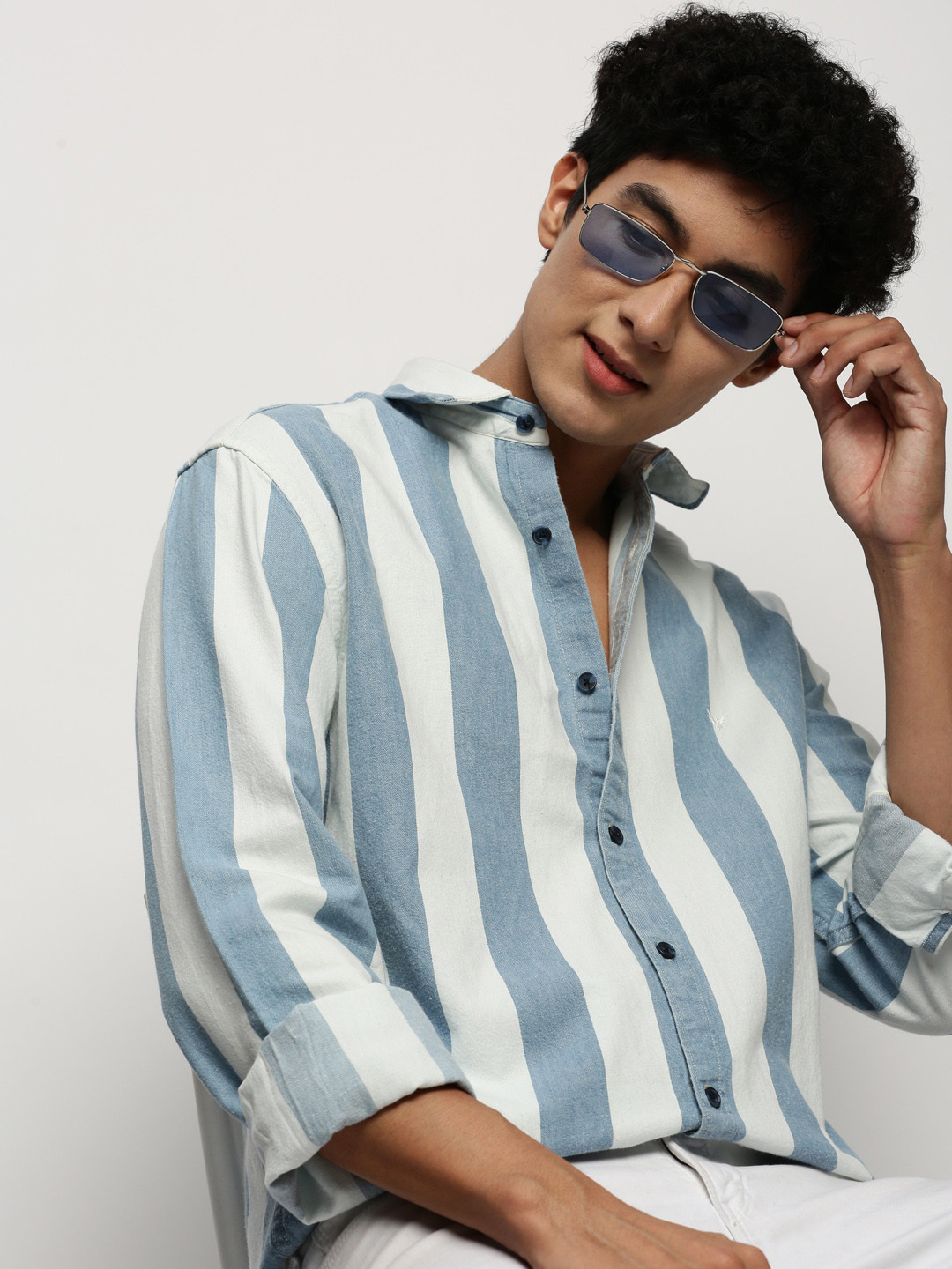 

SHOWOFF Smart Slim Fit Vertical Stripes Cotton Casual Shirt, Blue