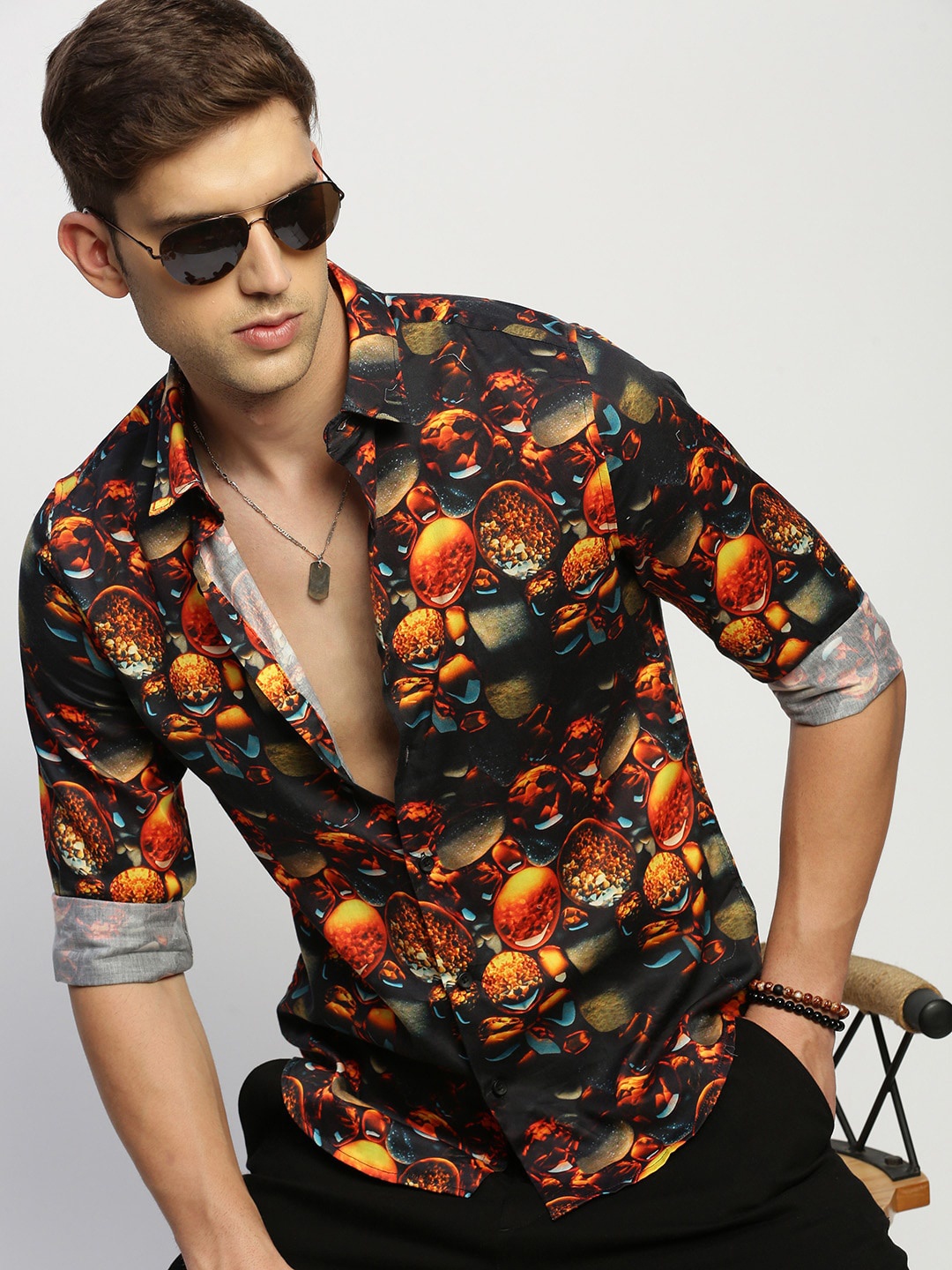 

SHOWOFF Standard Slim Fit Floral Printed Twill Cotton Casual Shirt, Black