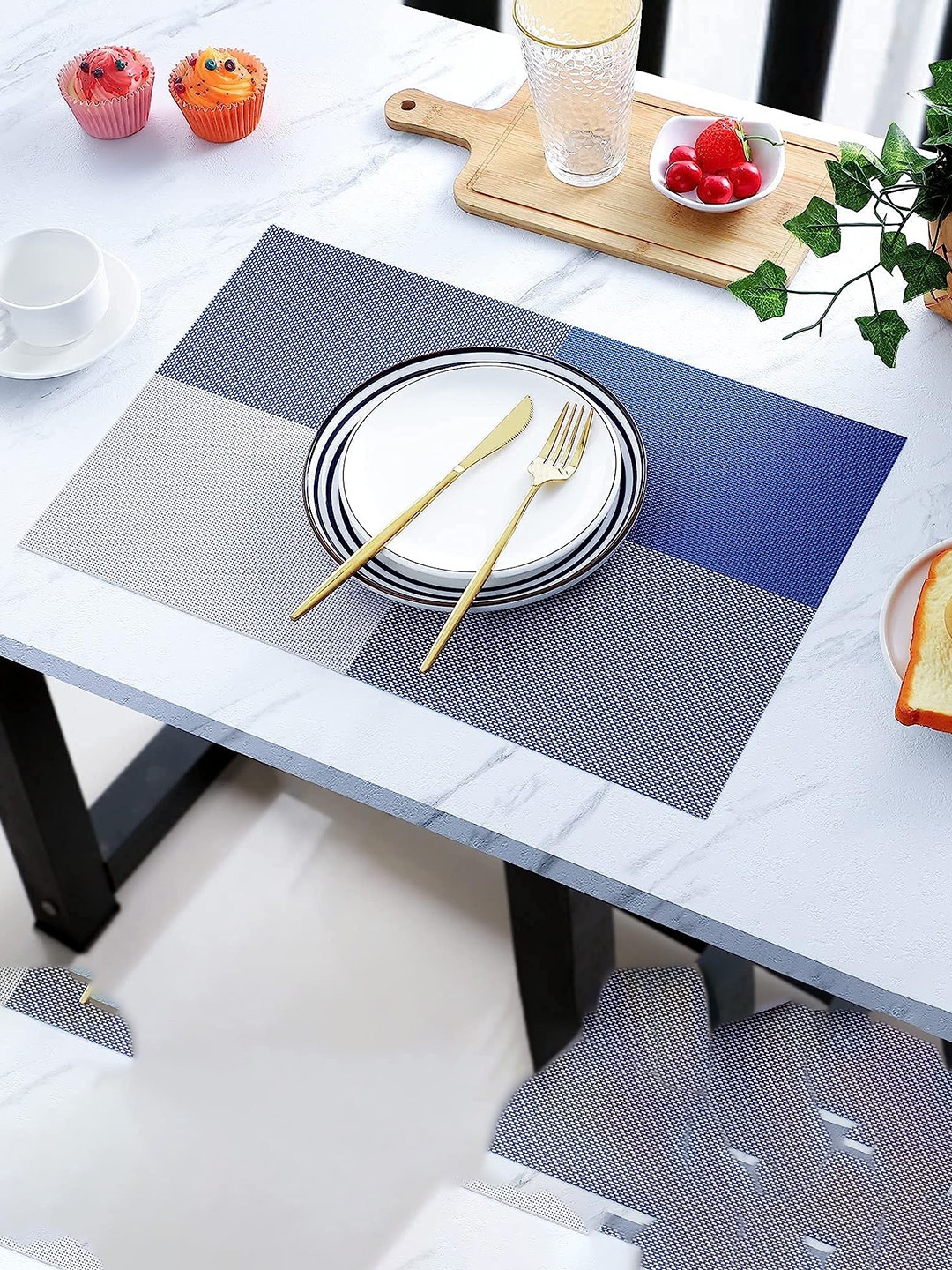 

royalkart White & Blue 6 Pieces Colourblocked Table Placemats