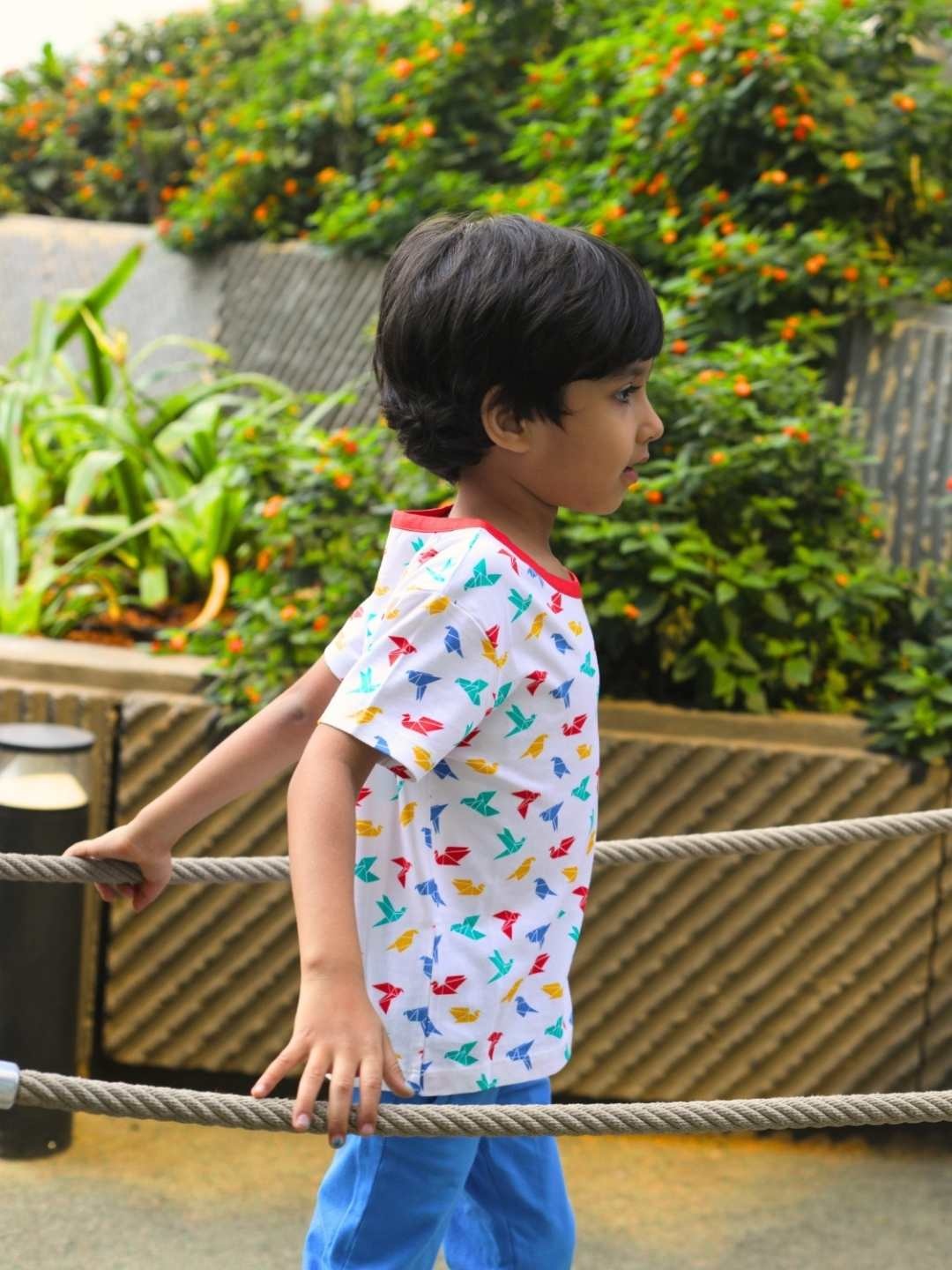 

Ola! Otter Kids Conversational Printed Oversize Organic Cotton T-shirt, White