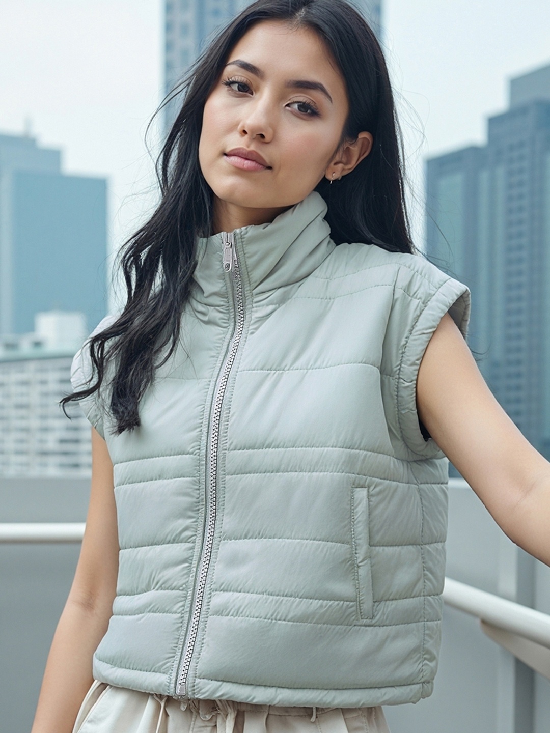 Bewakoof Mock Collar Oversized Puffer Jacket, Green