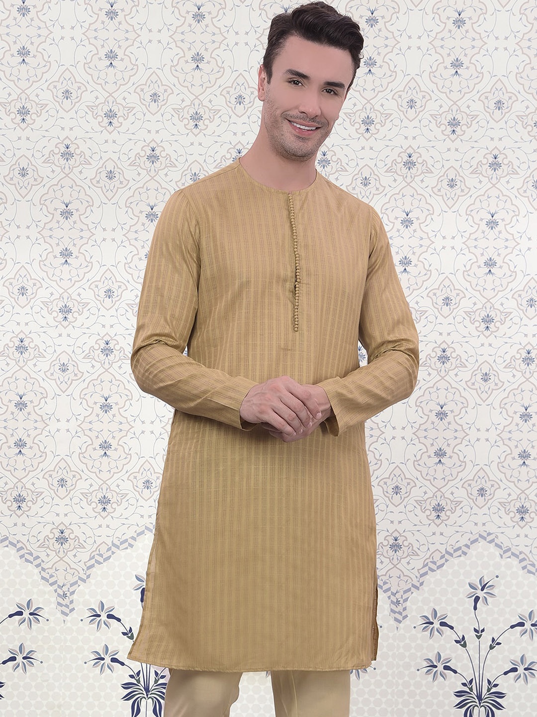 

Ode by House of Pataudi Checked Mandarin Collar Jacquard Straight Kurta, Brown