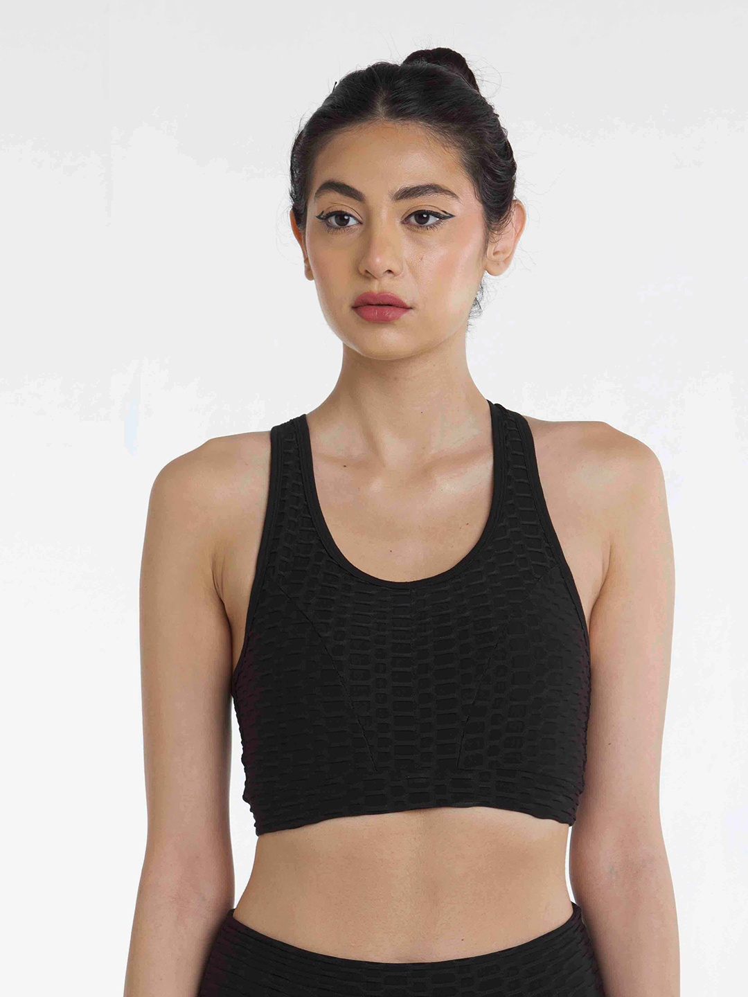 

CAVA Snatched Full Coverage Removable Padding Rapid-Dry Sports Bra BR500-FLUIR-1-BLACK