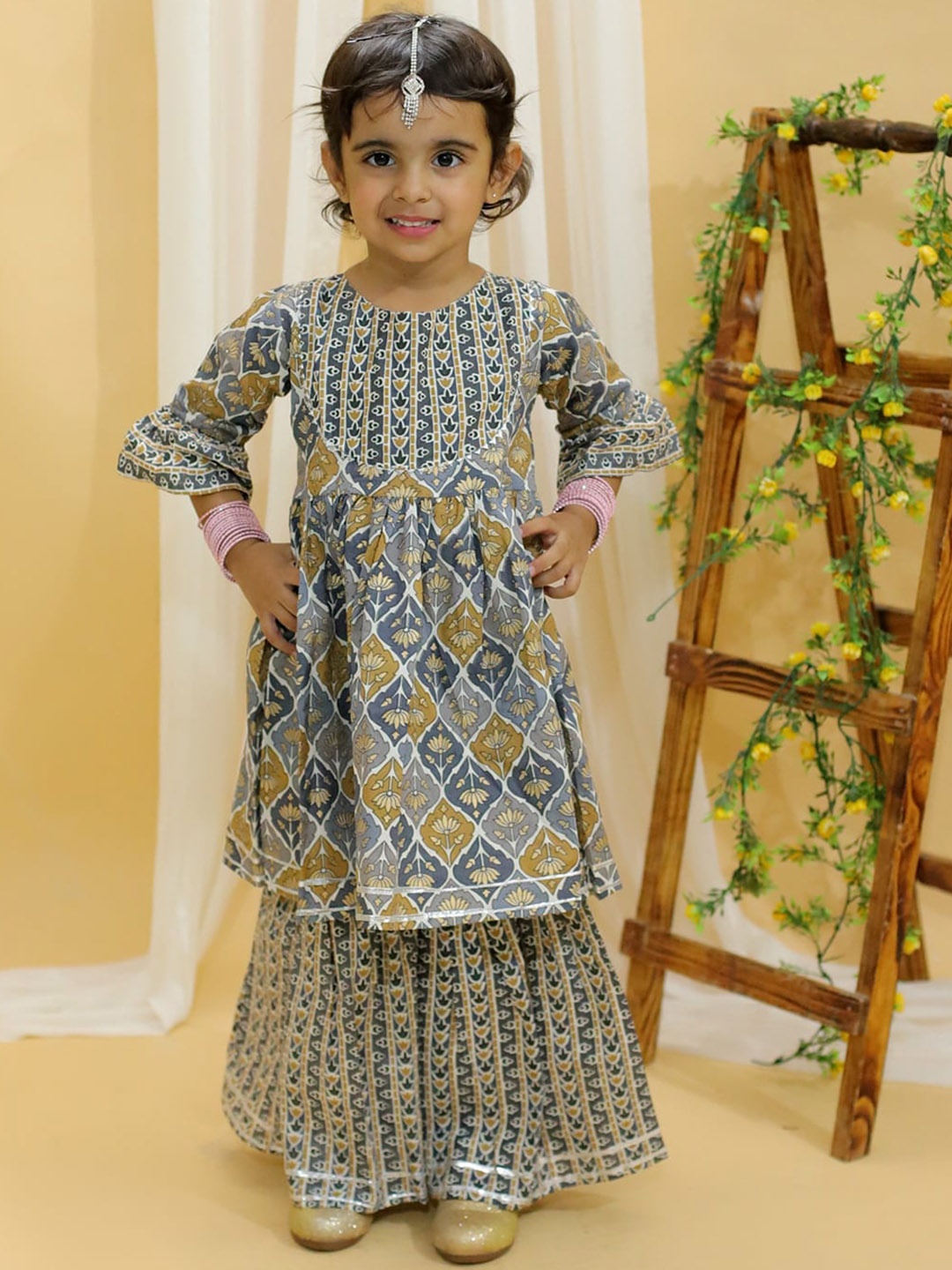 

The Mom Store Girls Ethnic Motifs Printed Gotta Patti Pure Cotton Kurta With Sharara, Grey