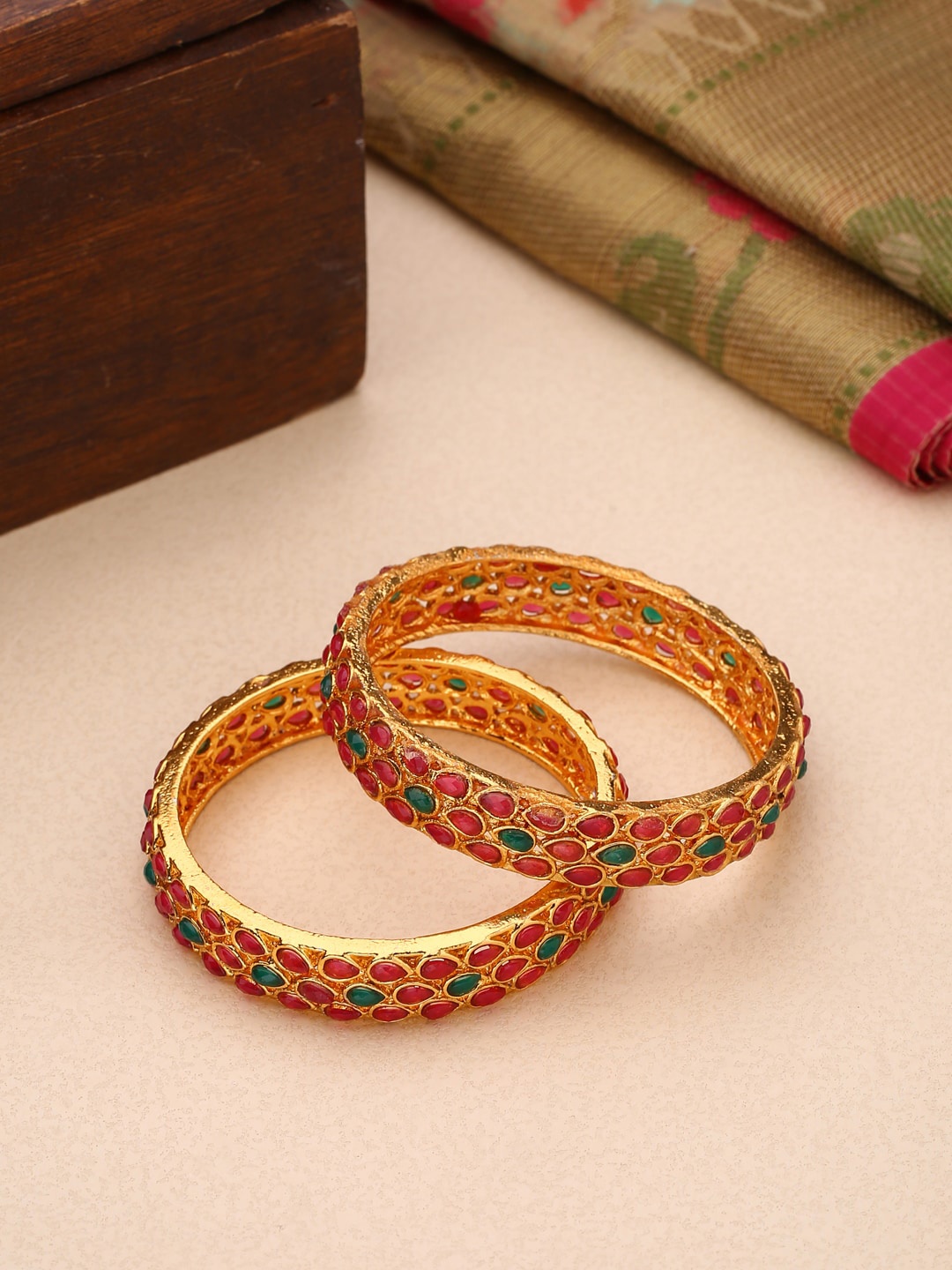 

Shoshaa Set Of 2 Gold-Plated Stone-Studded Bangles