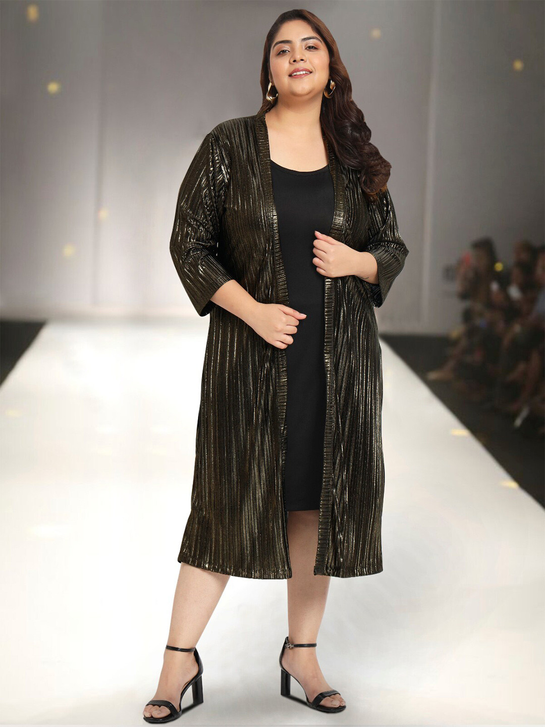 

wild U Plus Size Longline Shrug, Gold
