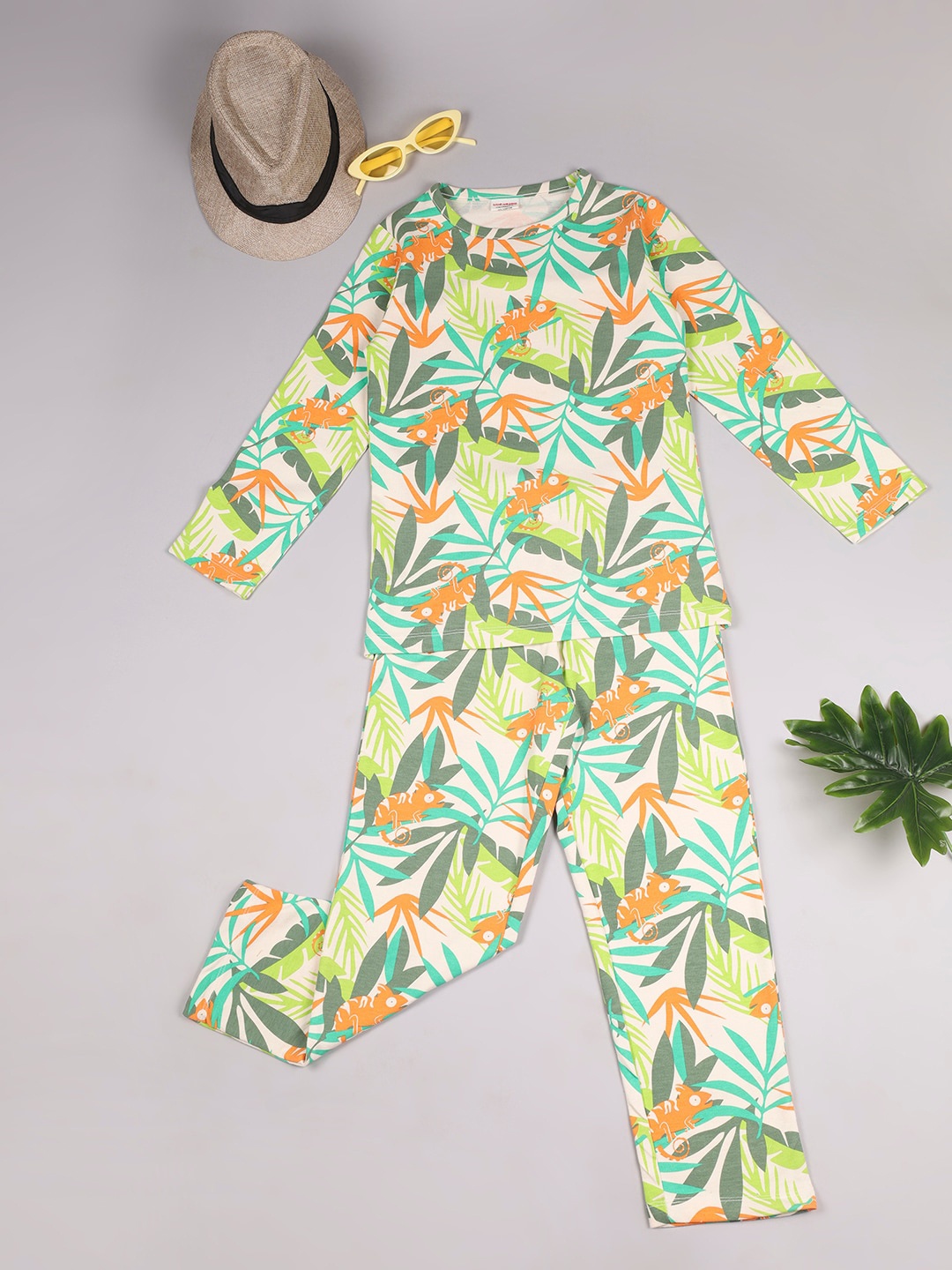 

RAINE AND JAINE Girls Tropical Printed Pure Cotton Nightsuit, Green