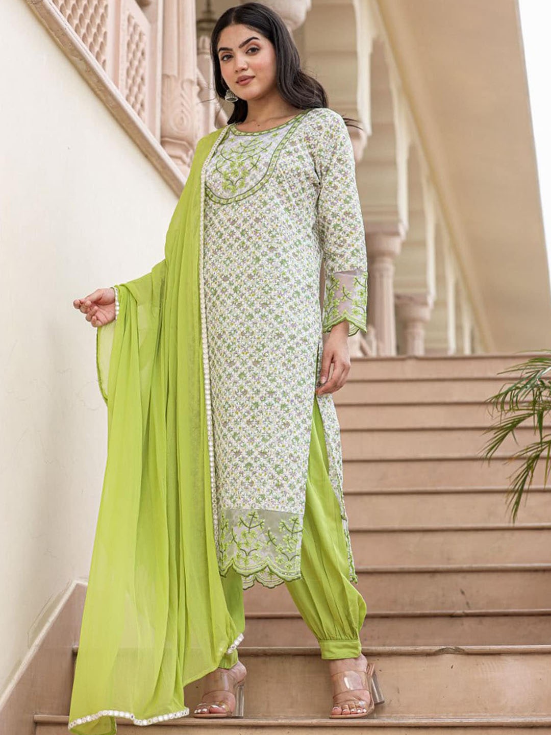 

FASHION DWAR Ethnic Motifs Embroidered Cotton Kurta With Salwar & Dupatta, Green