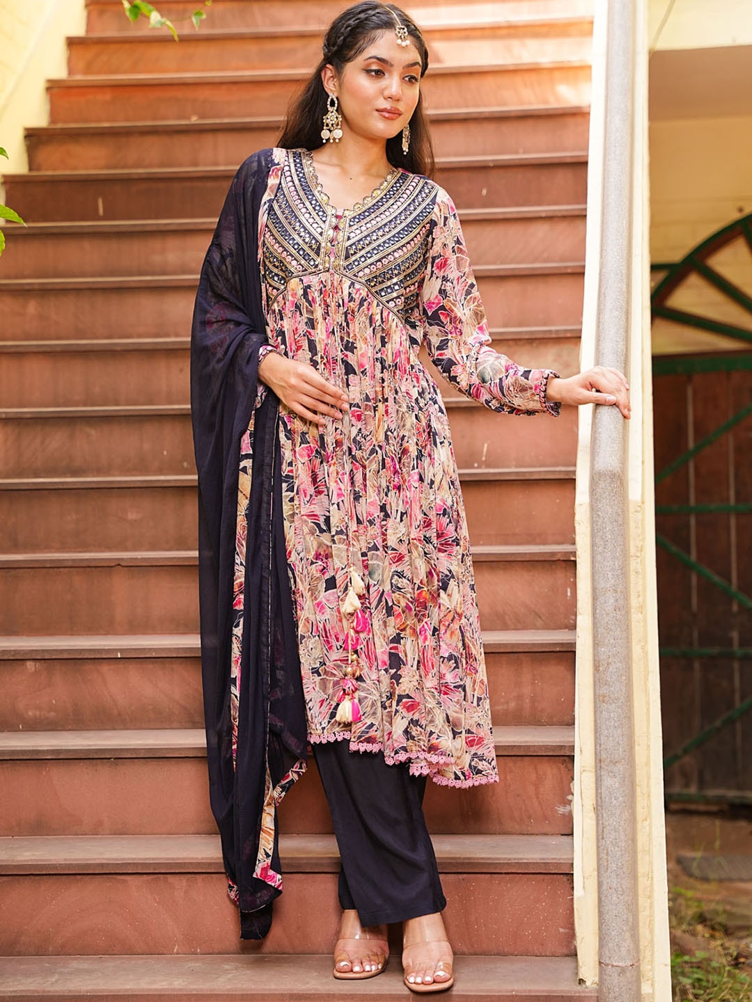 

FASHION DWAR Floral Printed V-Neck Mirror Work Empire Kurta With Trousers & Dupatta, Black