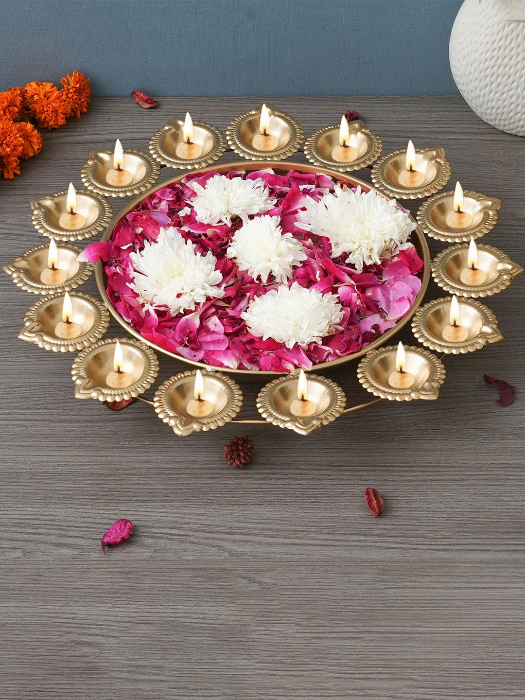 

eCraftIndia Golden Metal Designer Urli with 15 Diyas, Gold