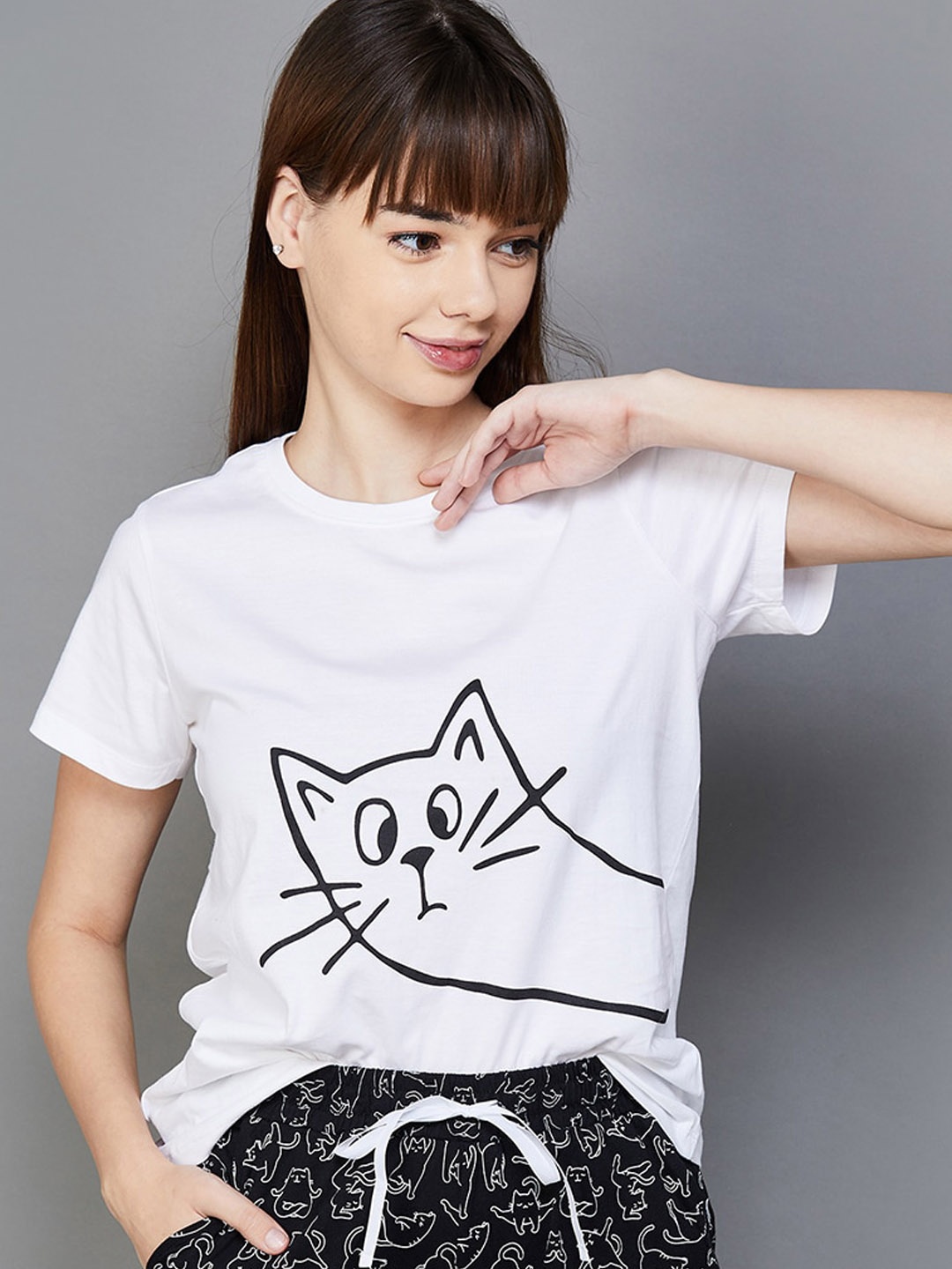 

Ginger by Lifestyle Graphic Printed Pure Cotton T-shirt With Shorts, White