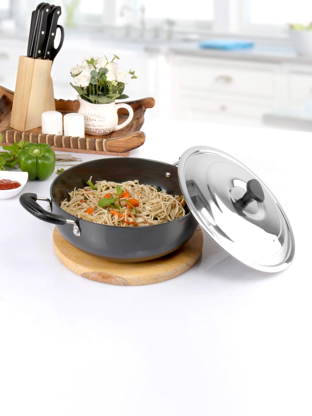 

Cello Hard Anodised Kadhai With Lid- 2.5 ltr, Black