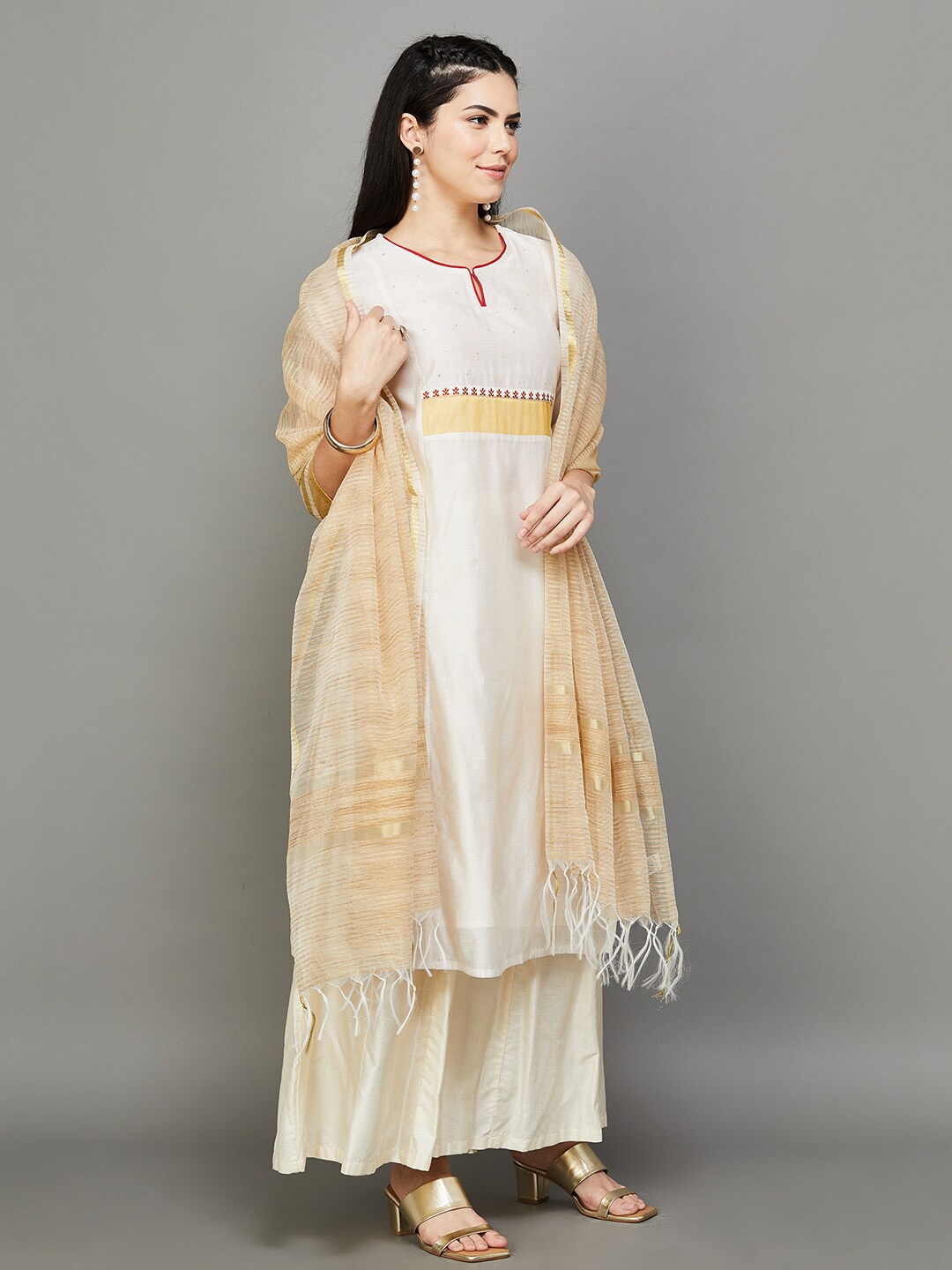 

Melange by Lifestyle Striped Tasseled Dupatta, Gold