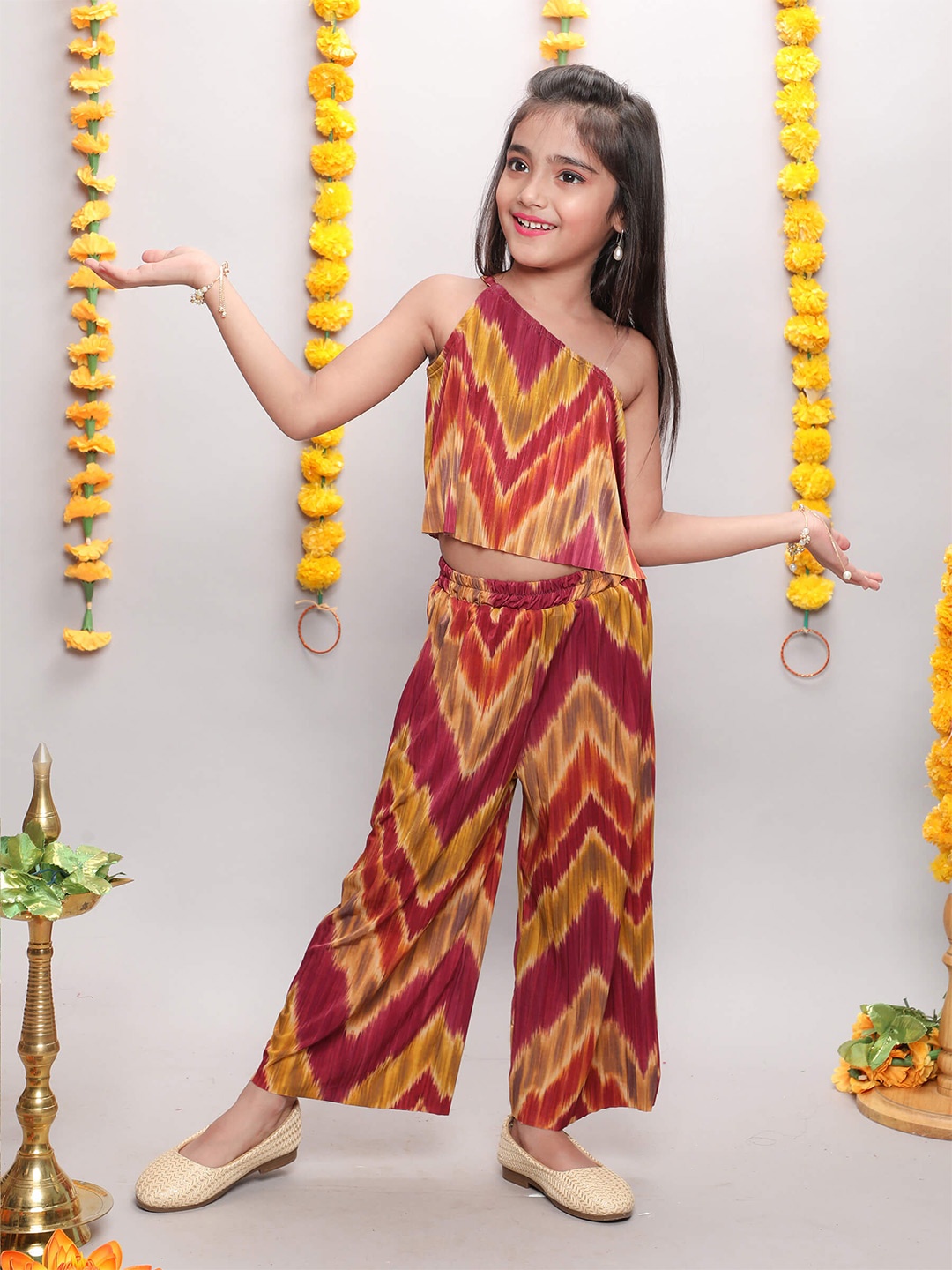 

taffykids Girls Printed One Shoulder Top with Palazzos, Purple