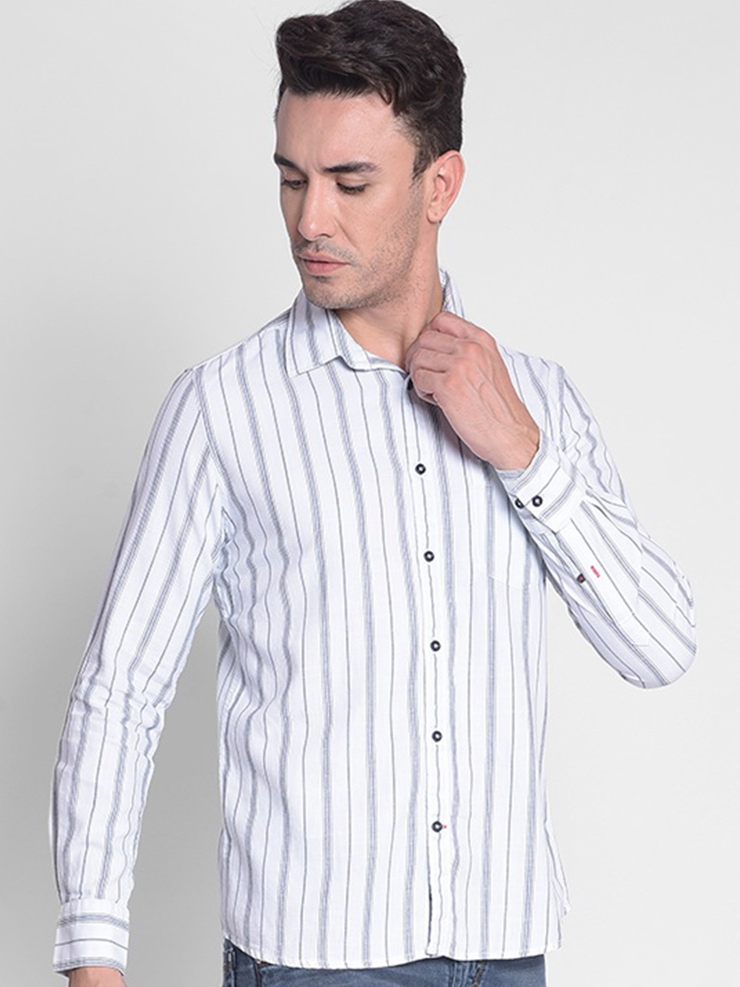 

Crimsoune Club Slim Fit Vertical Striped Pure Cotton Casual Shirt, White