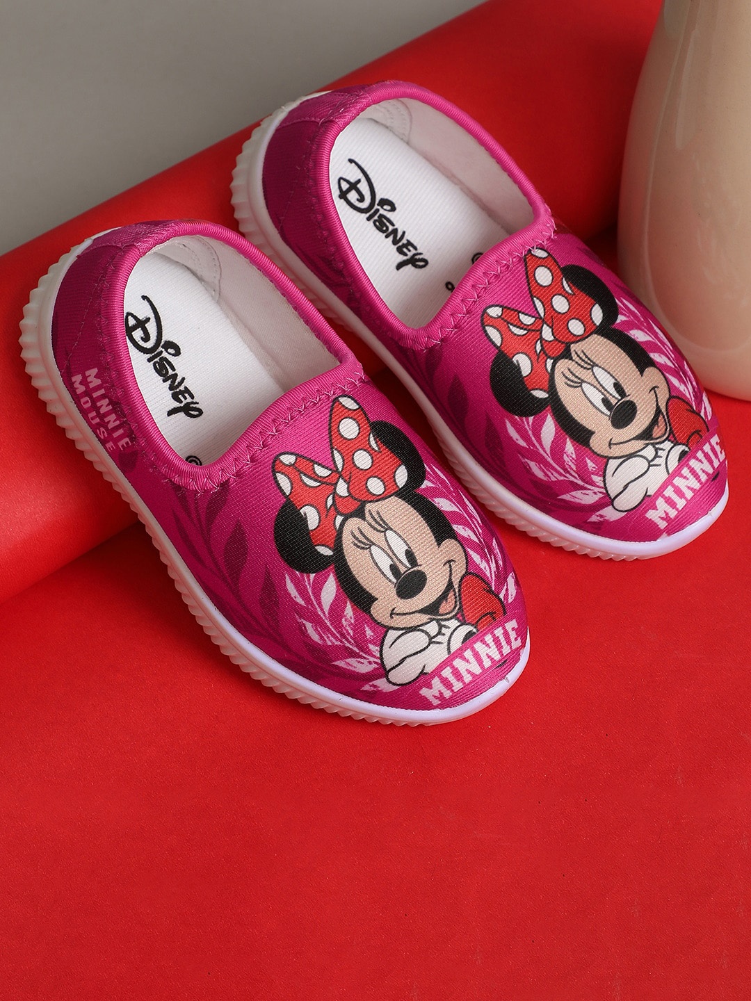 

Kids Ville Girls Minnie Printed Textile Slip-On Sneakers, Pink
