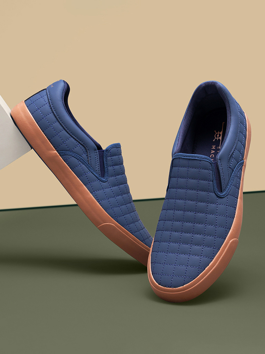 

Flying Machine Men Datroit Quilted Slip-On Sneakers, Navy blue