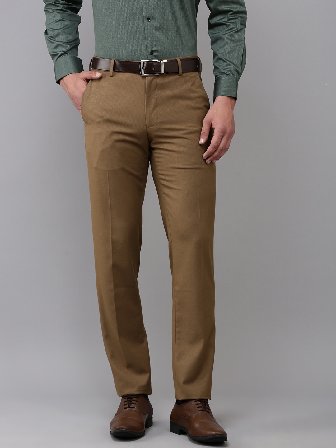 

Van Heusen Men Slim Fit Trousers, Brown