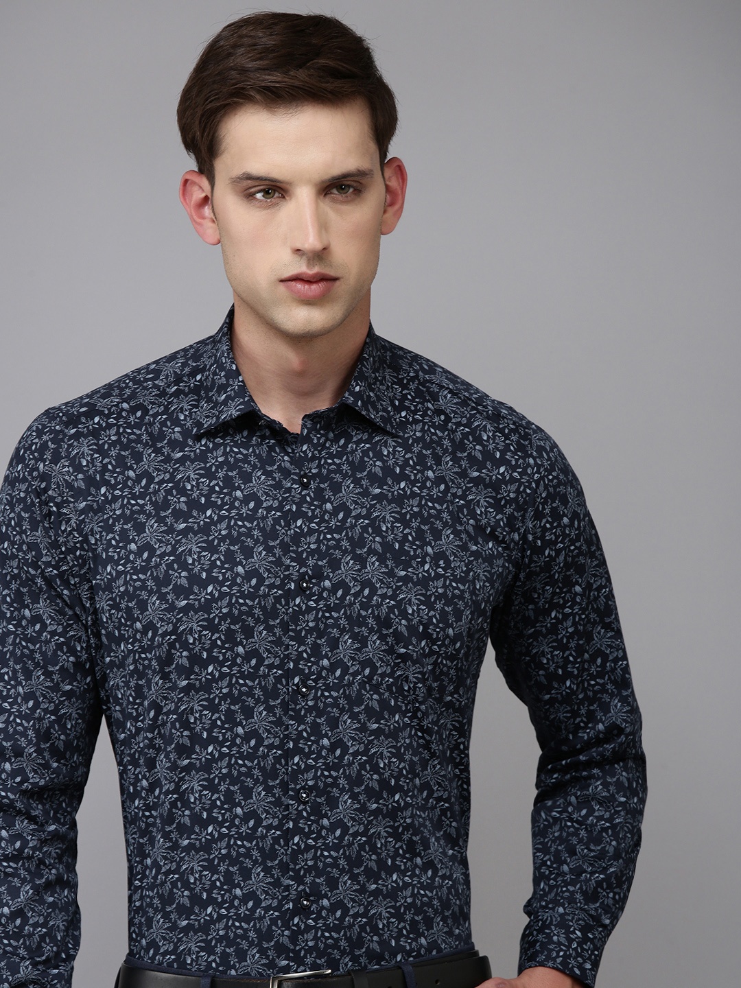 

Van Heusen Pure Cotton Custom Floral Printed Formal Shirt, Navy blue
