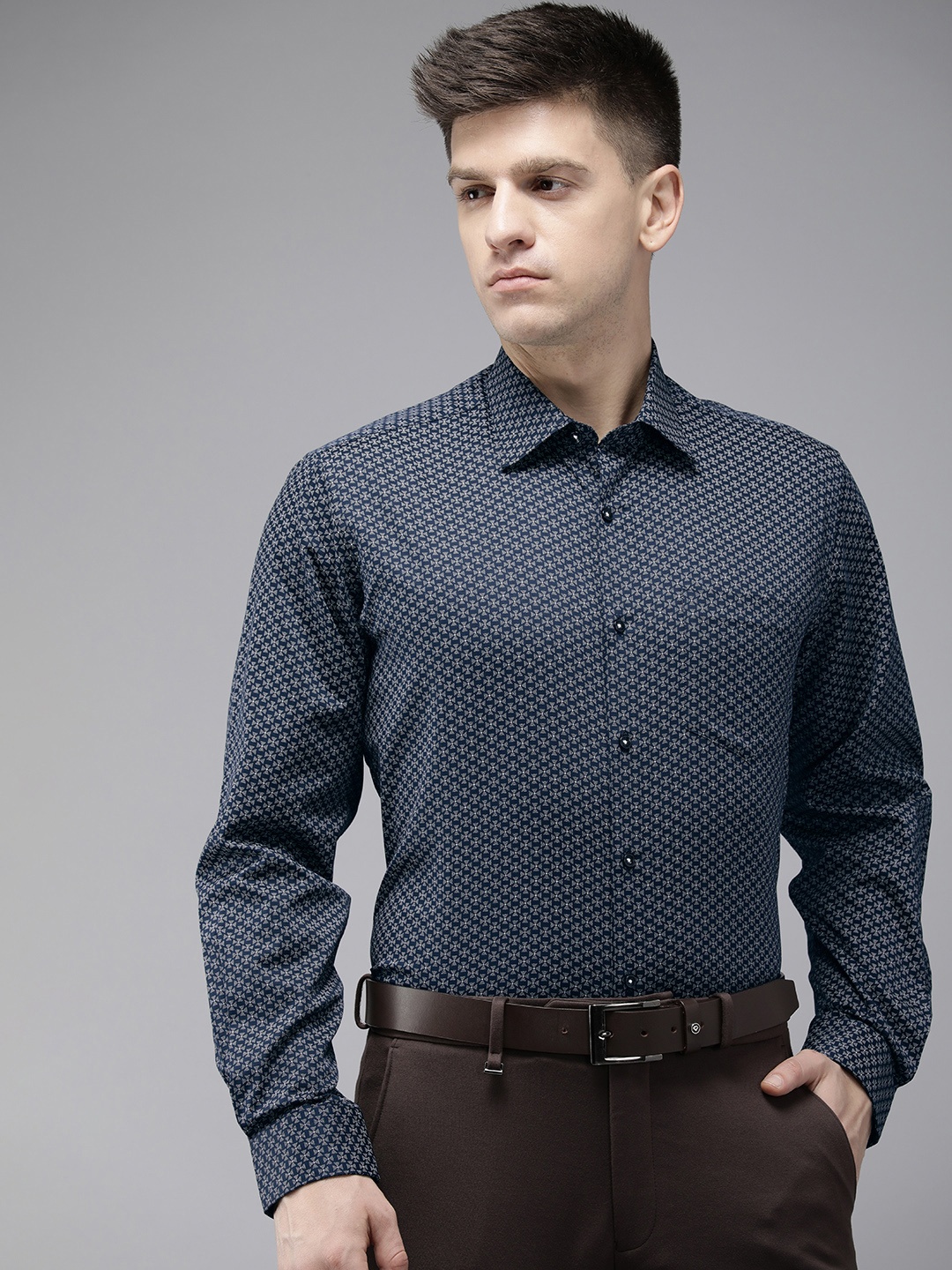 

Van Heusen Pure Cotton Custom Geometric Printed Formal Shirt, Navy blue