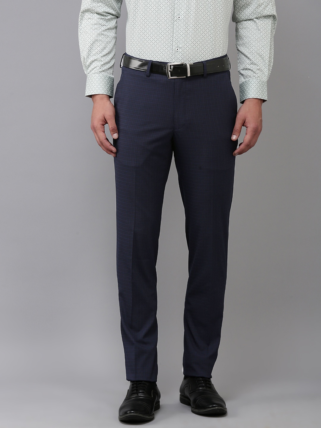 

Van Heusen Men Checked Slim Fit Trousers, Navy blue