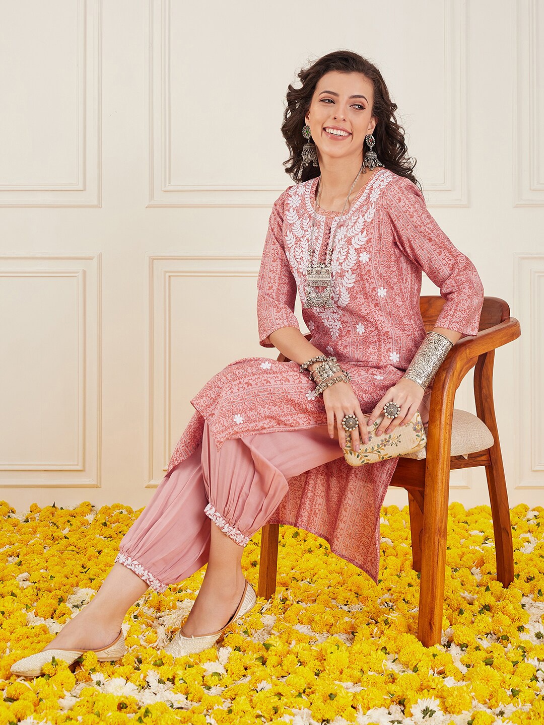 

Sangria Floral Printed Thread Work Chanderi Silk Straight Kurta With Harem Pants, Pink