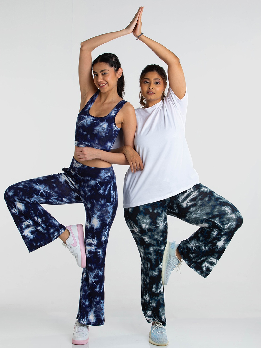 

CAVA Women Tie & Dye Printed Mid Rise Cotton Galaxy Yoga Pant, Blue